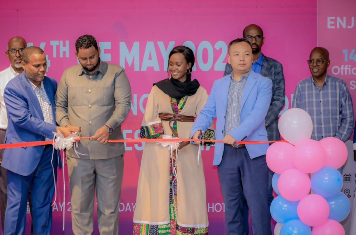 From left,Mr Abdi Halane Hirsi,CEO Galsom company,He ,Mr Dawood Uwais,minister for Information republic of Somalia, Tamima Ibrahim,Startimes Marketing Director and Carter Luo,Startimes CEO Kenya and Somalia during the official opening of Startimes Somalia.